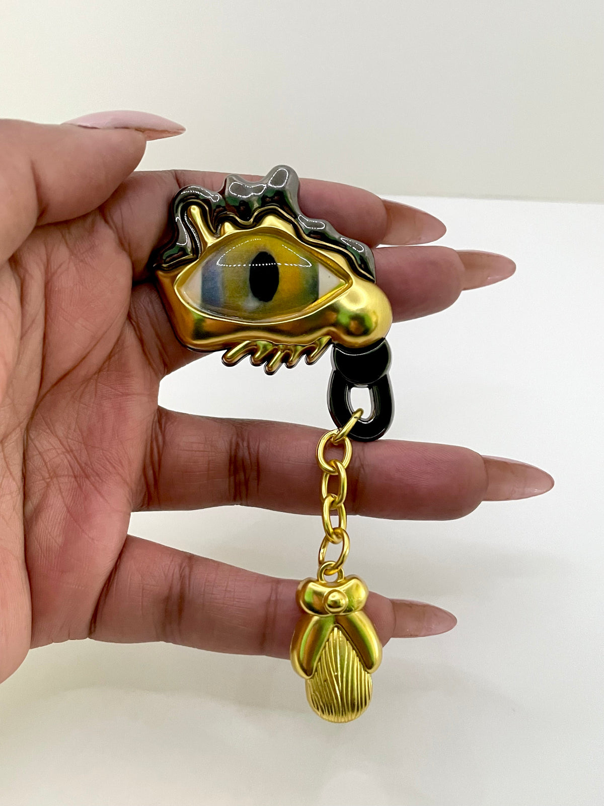 Brooches & Lapel Pins