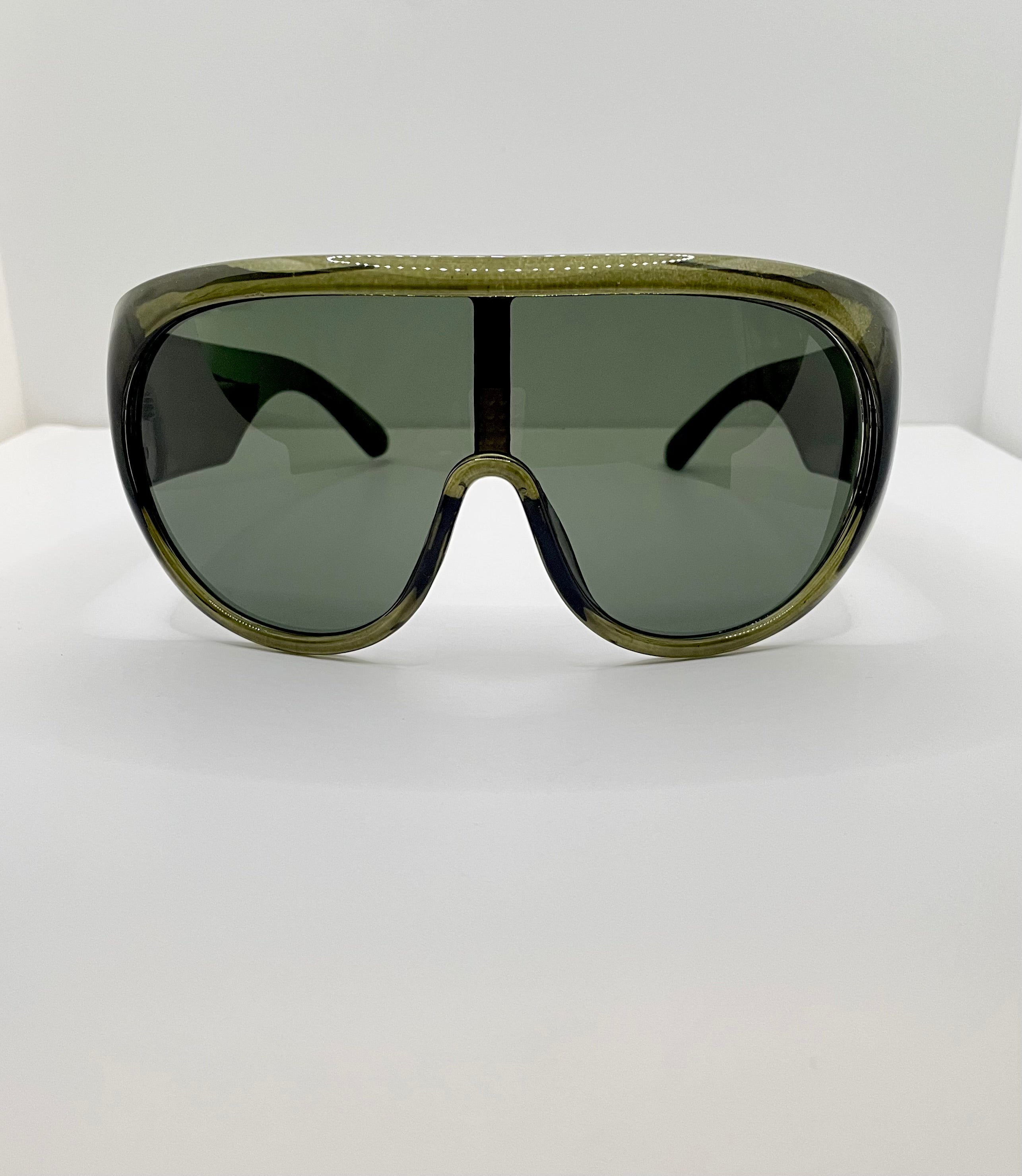 Zintle Oversized Dark Green Aviator Sunglasses