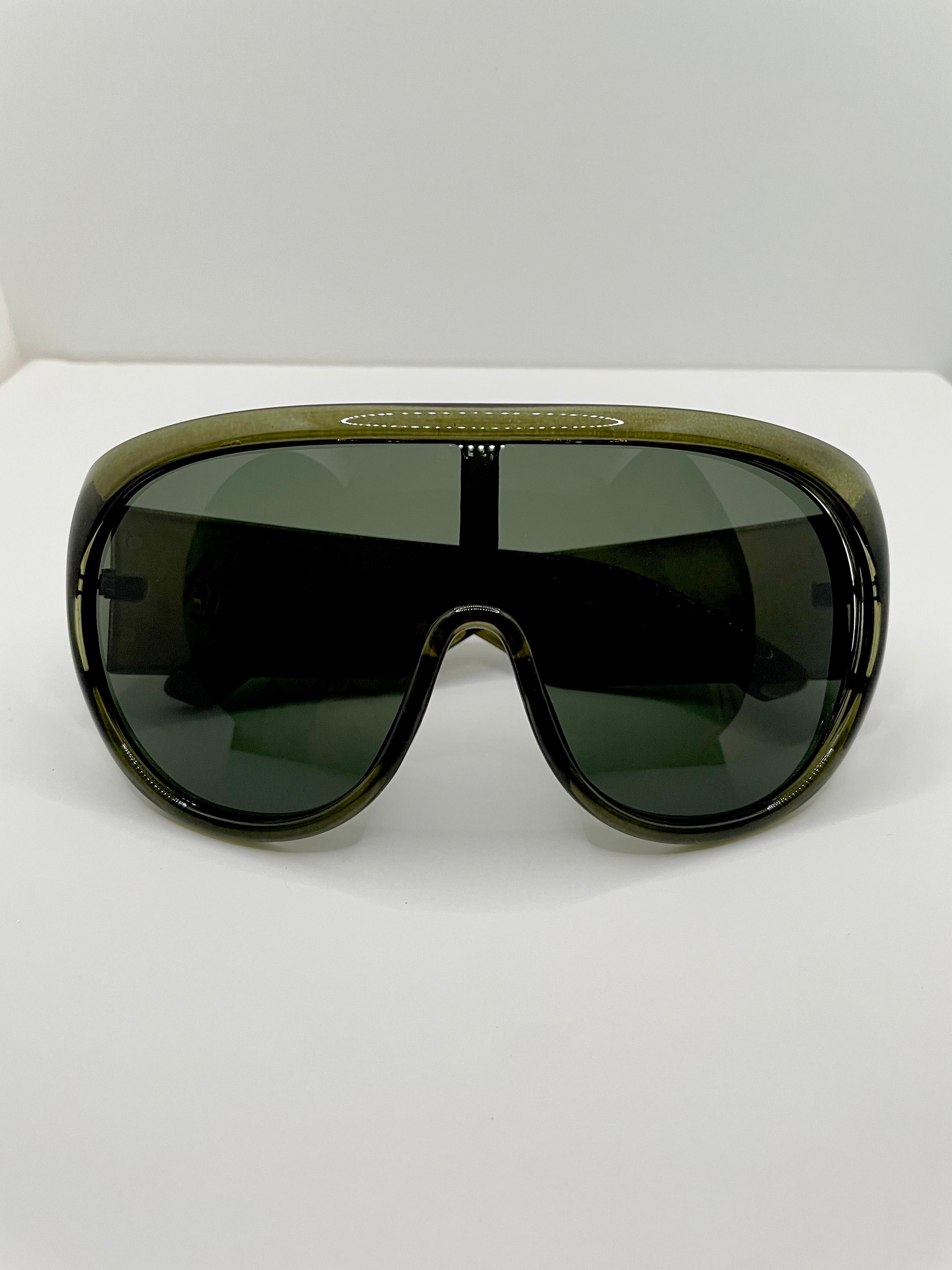 Zintle Oversized Dark Green Aviator Sunglasses