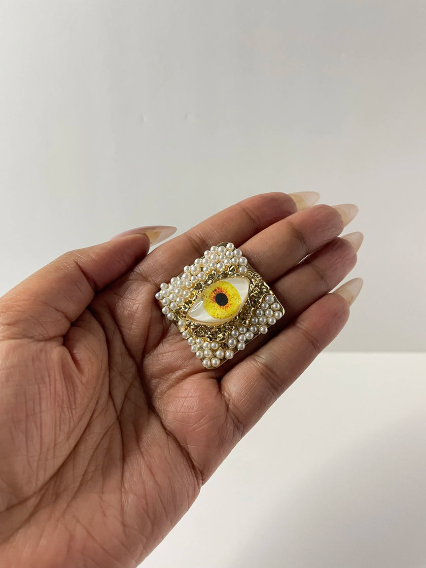 Maetheng Pearl Surrealist Eye Brooch