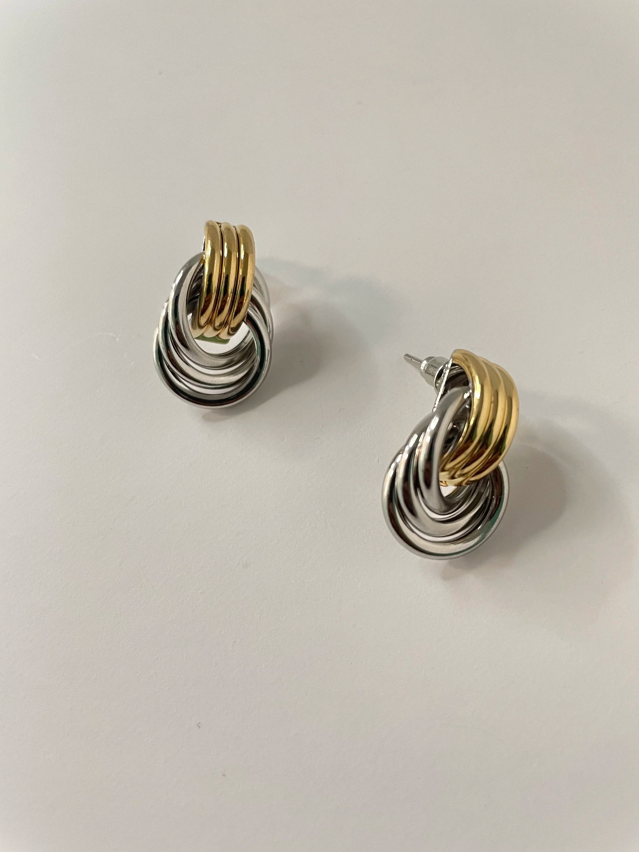 Refi Mixed Metal Swirl Vintage Earring