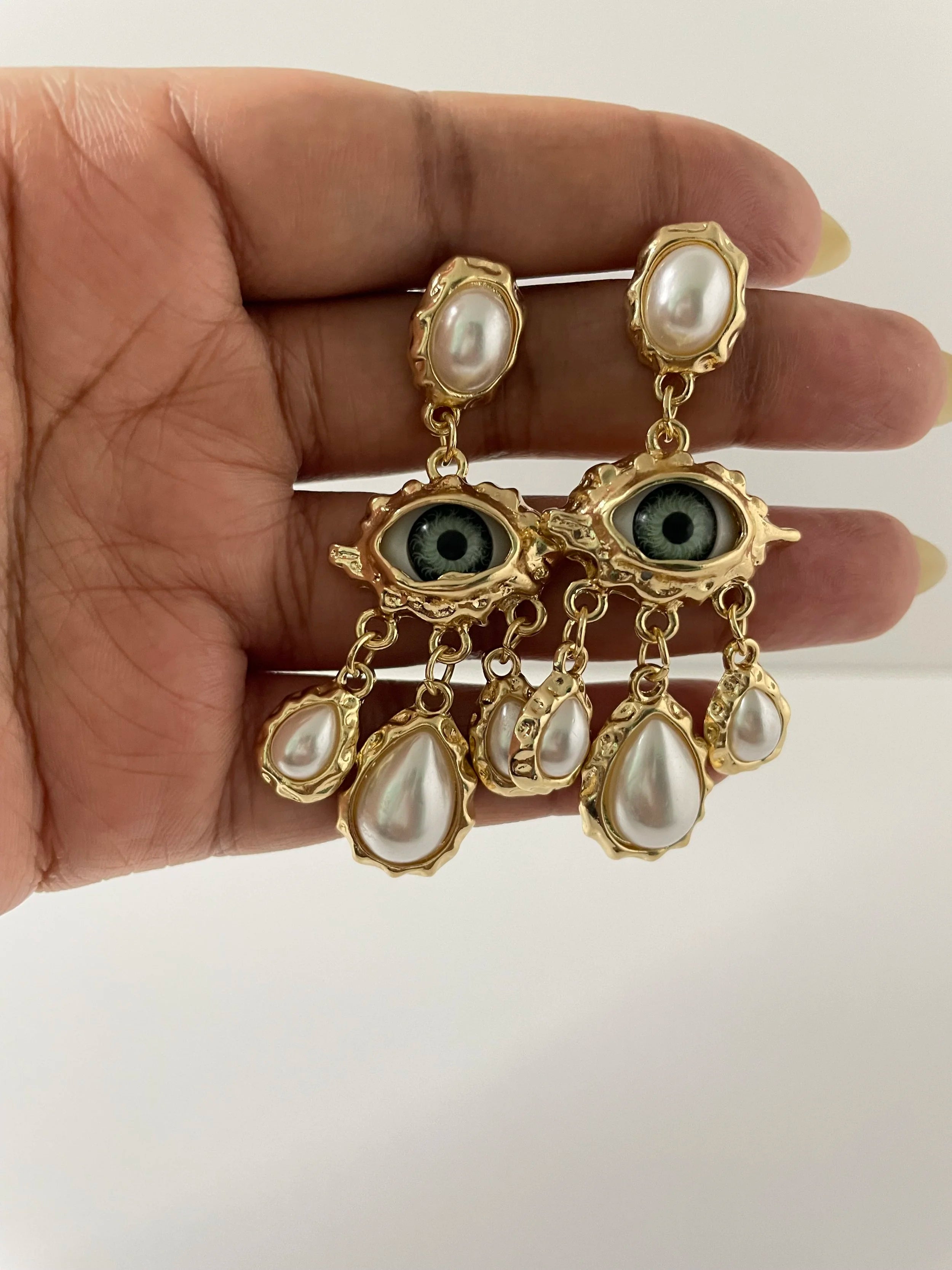 Lucia Gold Les Yeaux Earrings