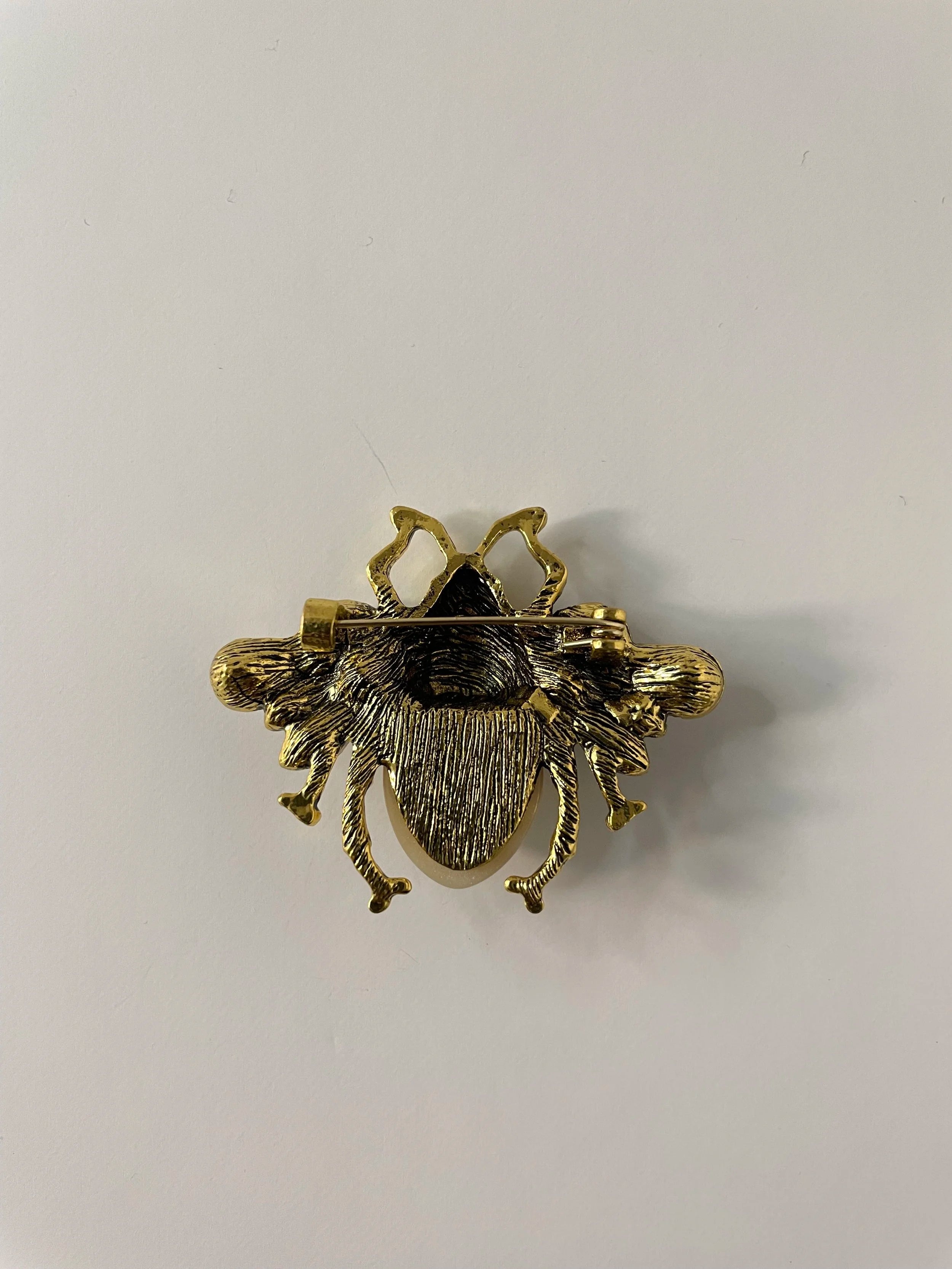 Zesi Embellished Luxe Bee Brooch