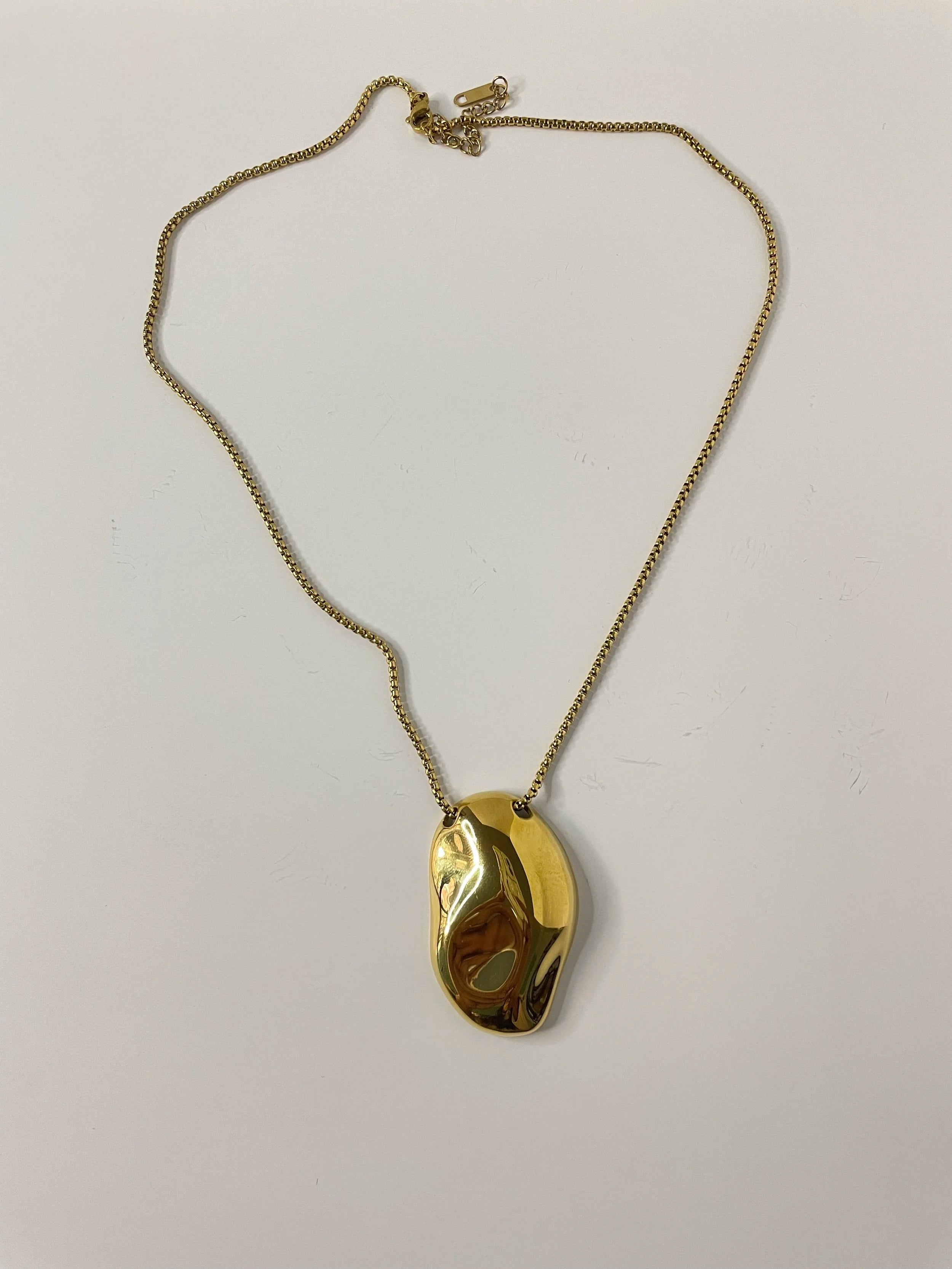 Babelwe Gold Textured Pendant Necklace