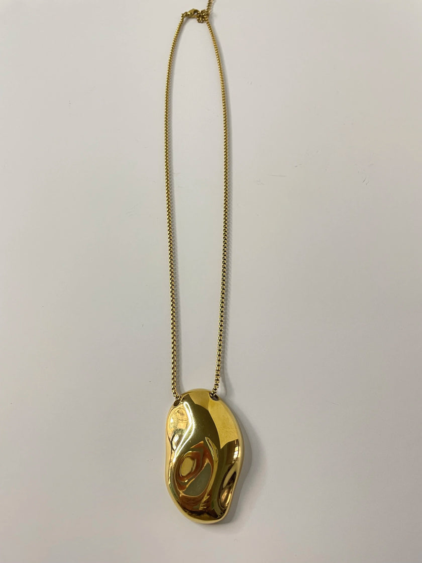 Babelwe Gold Textured Pendant Necklace