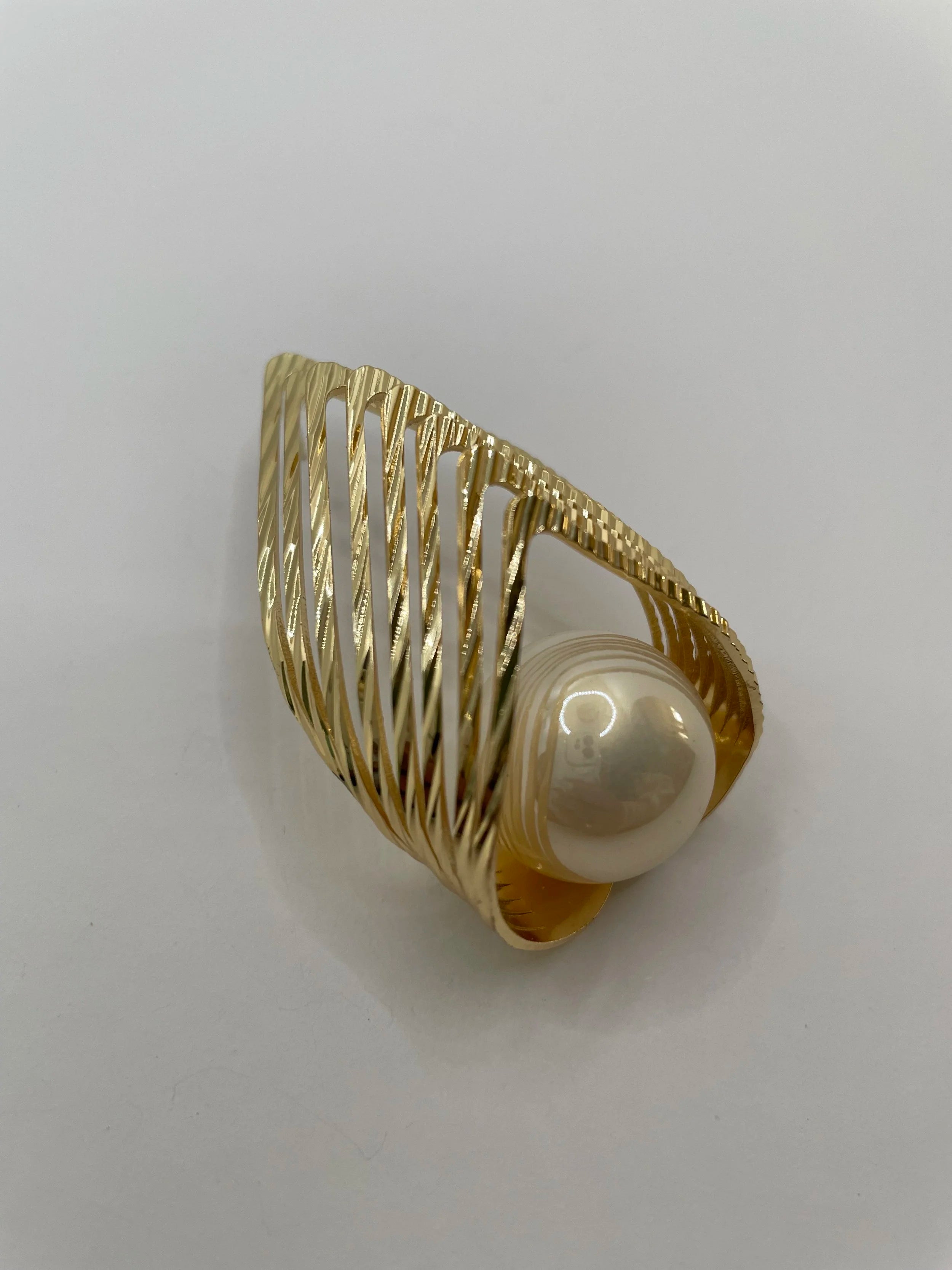 Gugu Gold & Pearl Exaggerated Shell Textured Earring