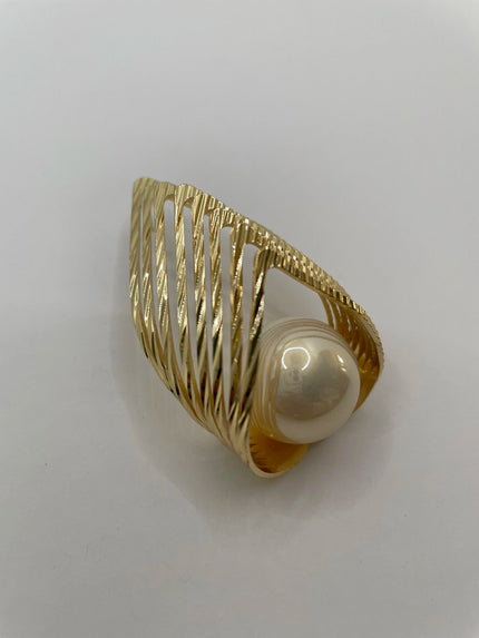 Gugu Gold & Pearl Exaggerated Shell Textured Earring