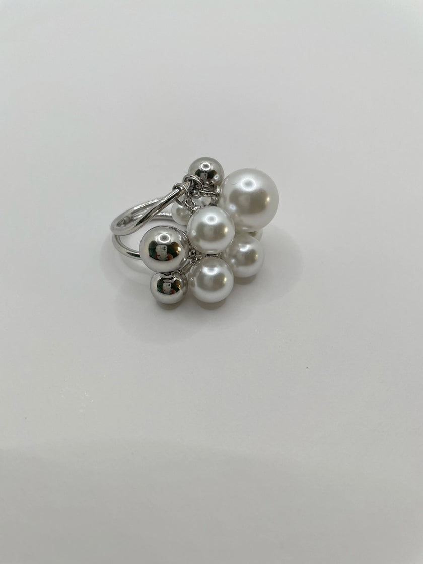 Shongi Metal & Pearl Balls Adjustable Ring