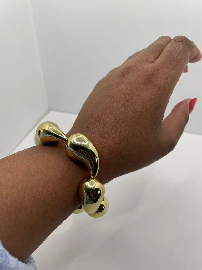 Nondumiso Gold Teardrop Bead Bracelet Set