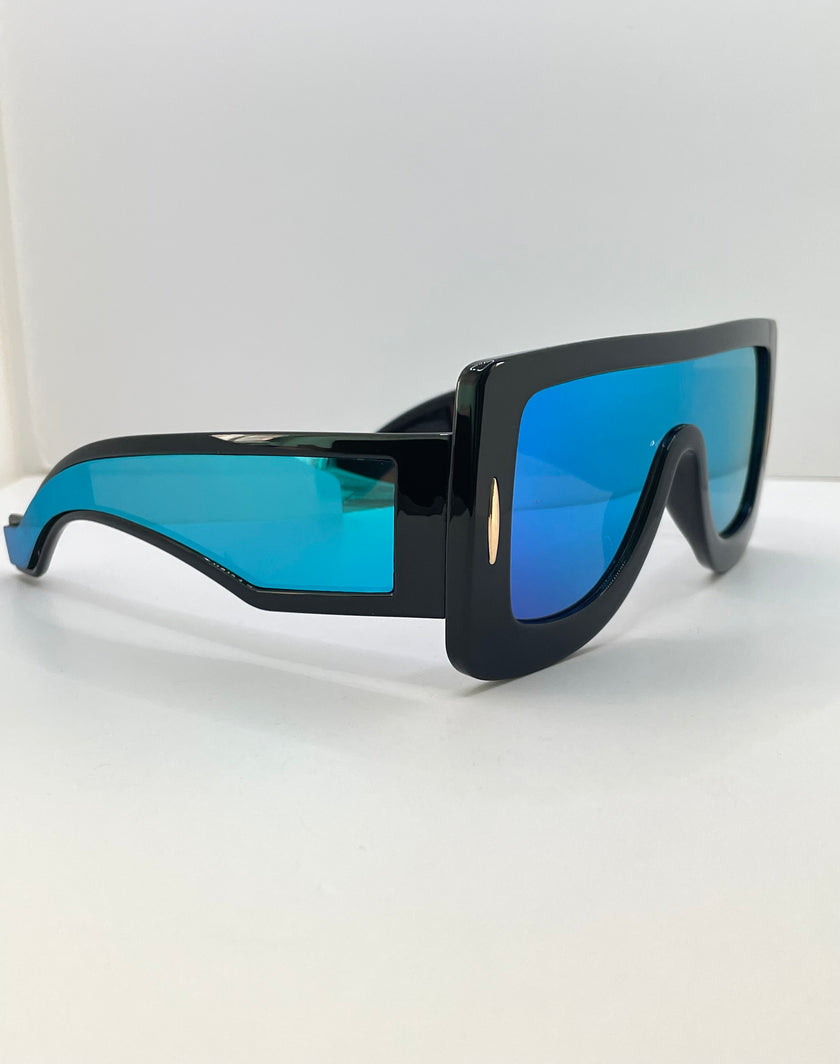 Zethu Oversized Black & Blue Visor Style Tinted Lens Sunglasses