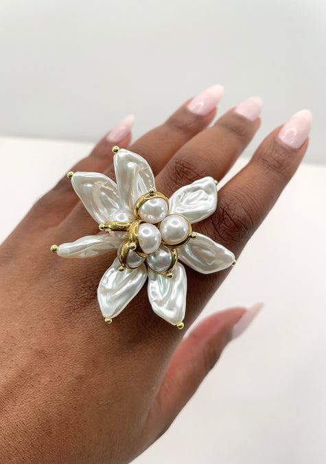 Nolo Gold Oversized Pearl Flower Detail Ring