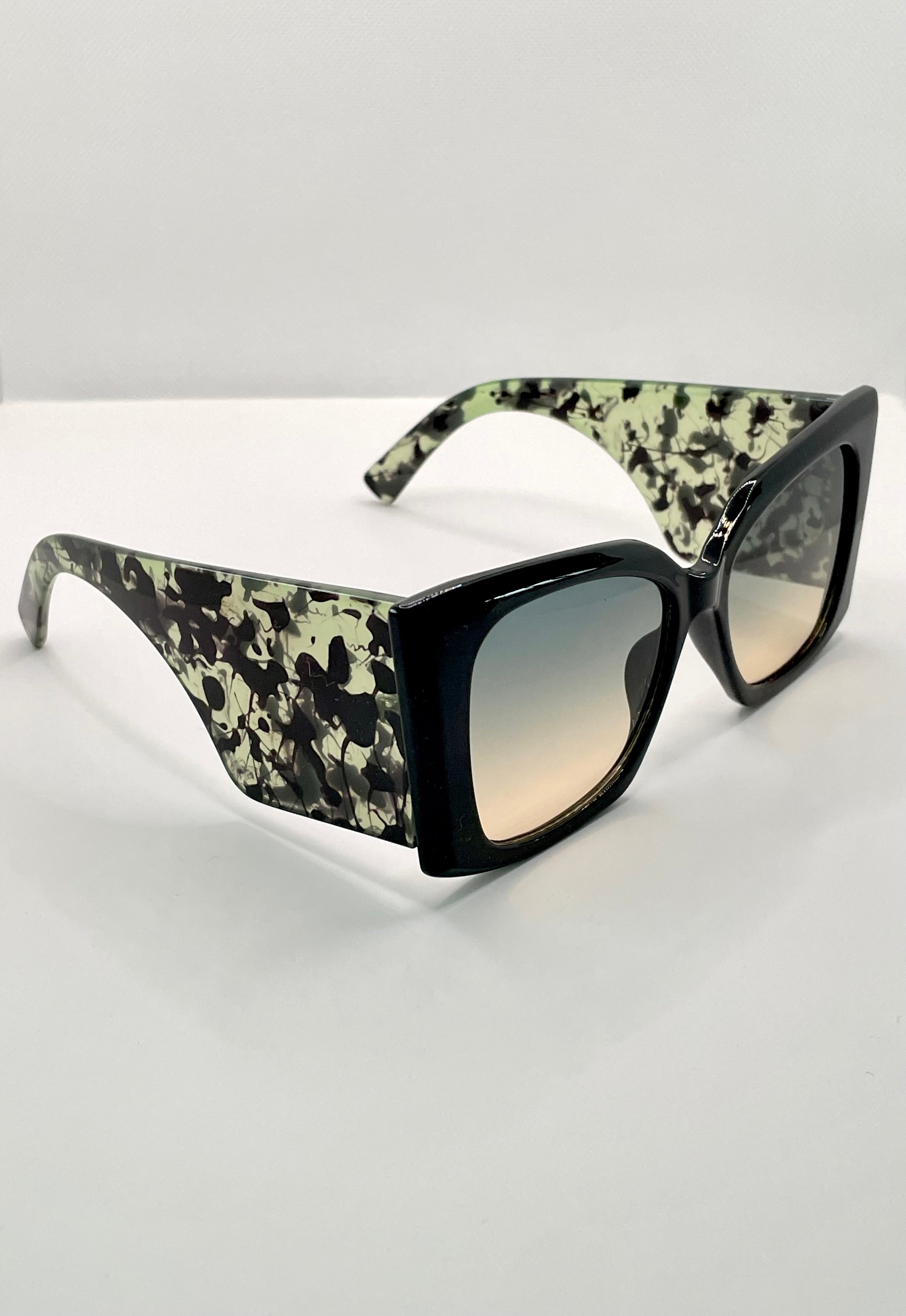 Bongi Oversized Diva Black & Green Sunglasses