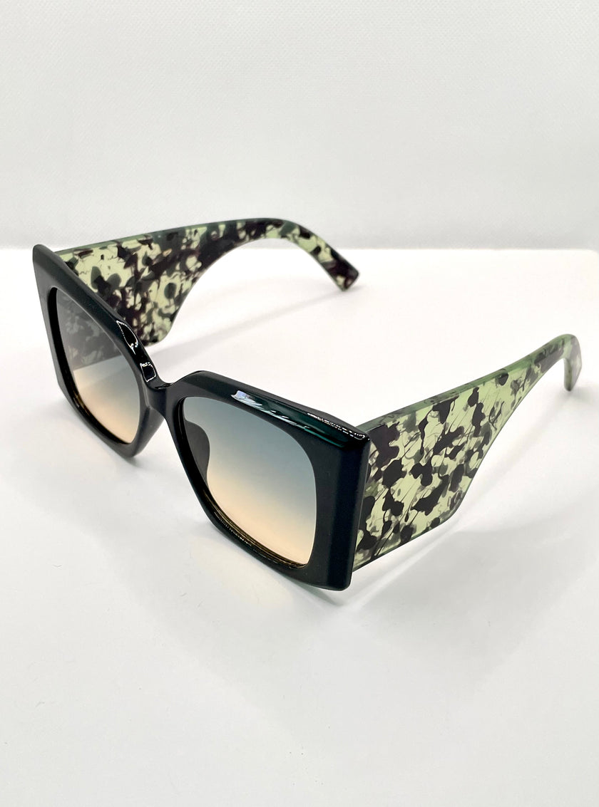 Bongi Oversized Diva Black & Green Sunglasses
