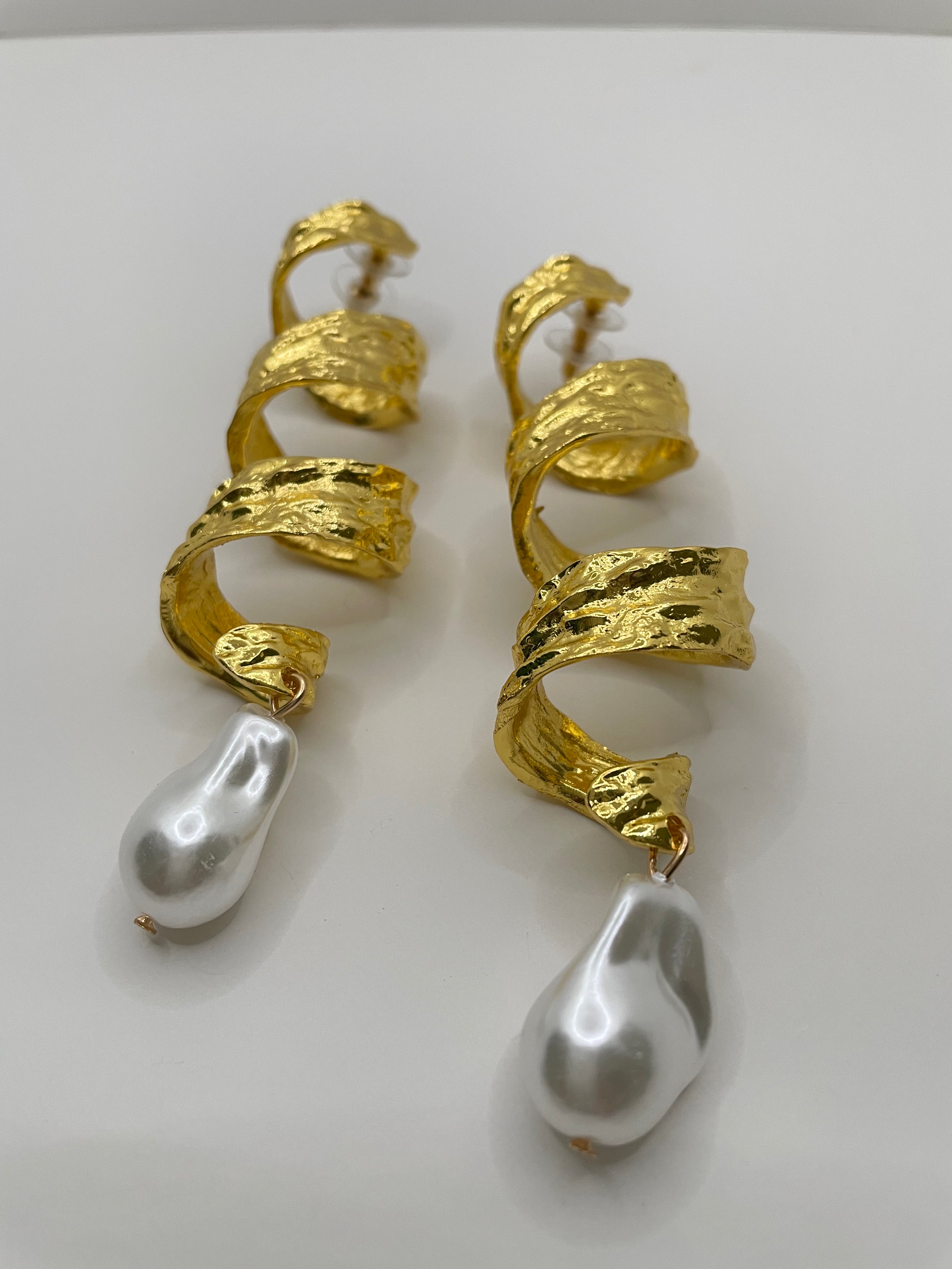 Nesisa Gold & Pearl Textured Ribbon Earrings