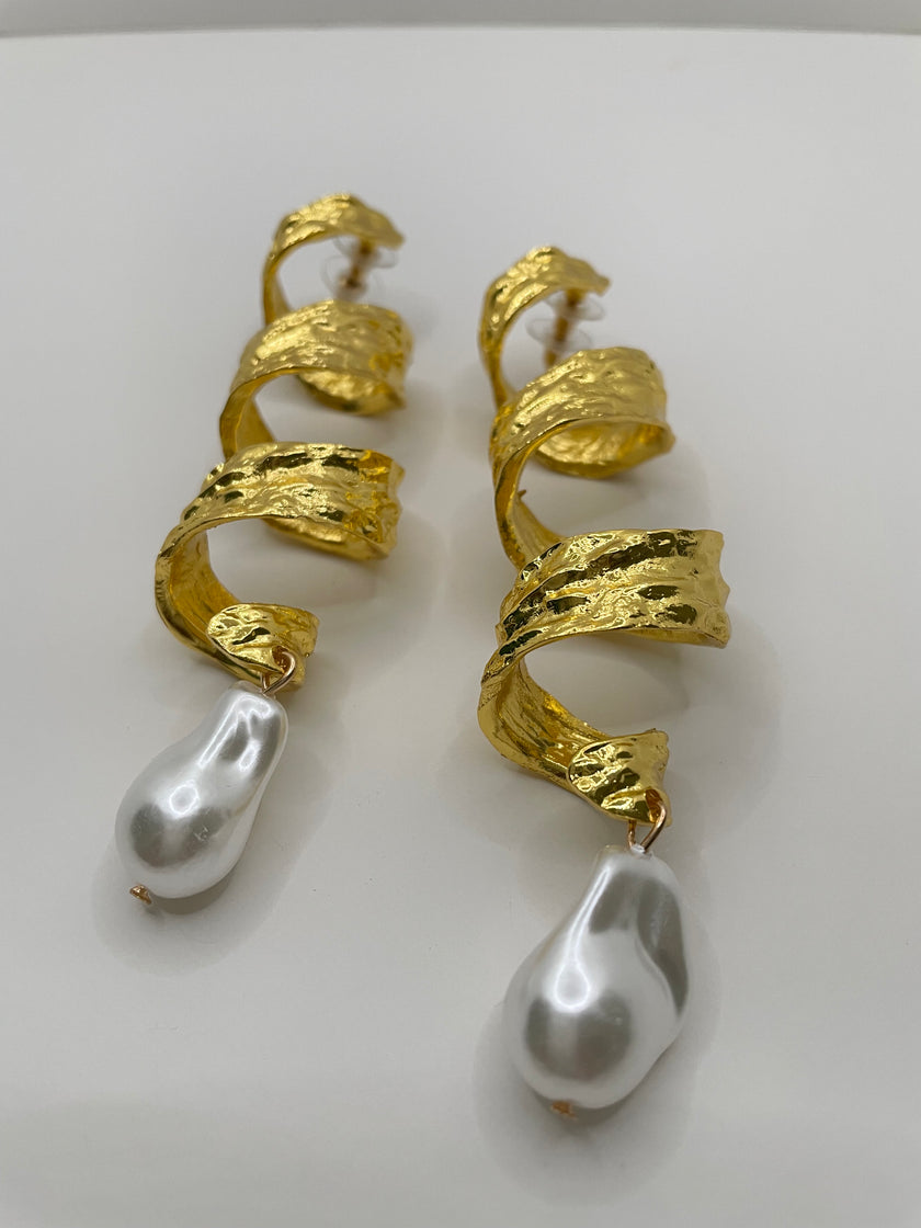 Nesisa Gold & Pearl Textured Ribbon Earrings