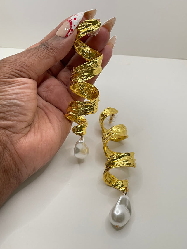 Nesisa Gold & Pearl Textured Ribbon Earrings