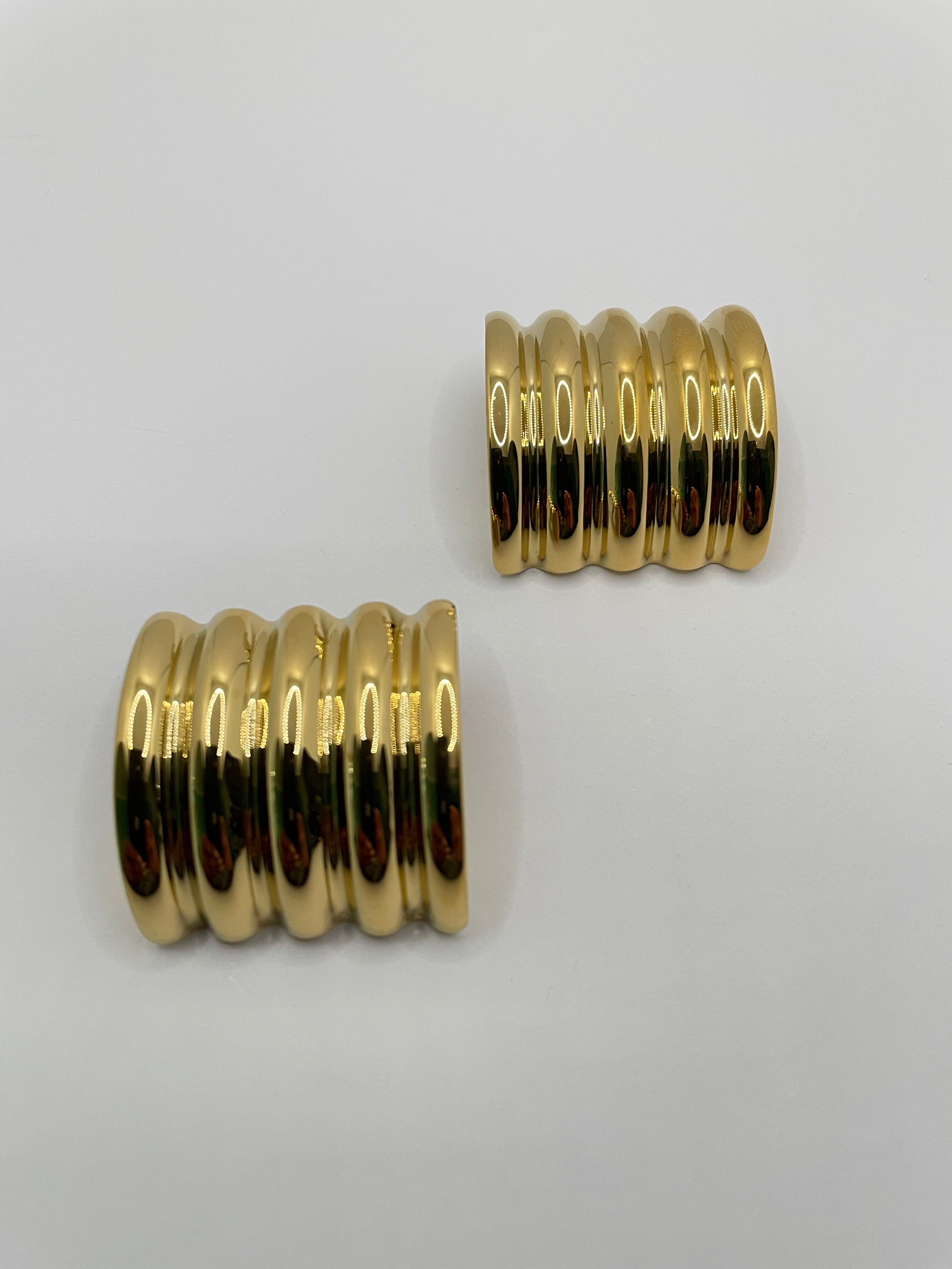 Katiso Vintage Gold Ridged Stud Earrings