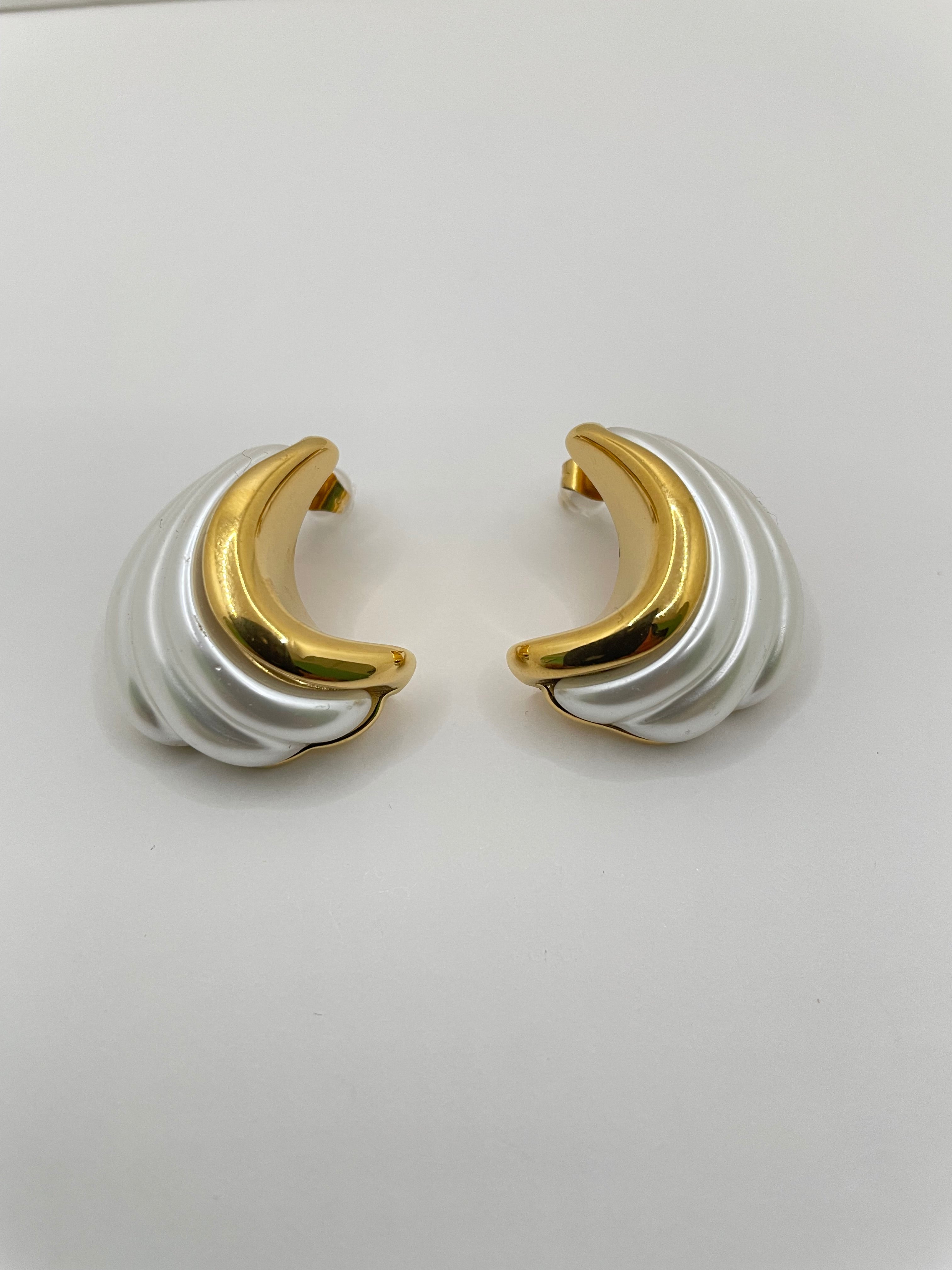 Qawe Vintage Gold & Cream Moon Earrings