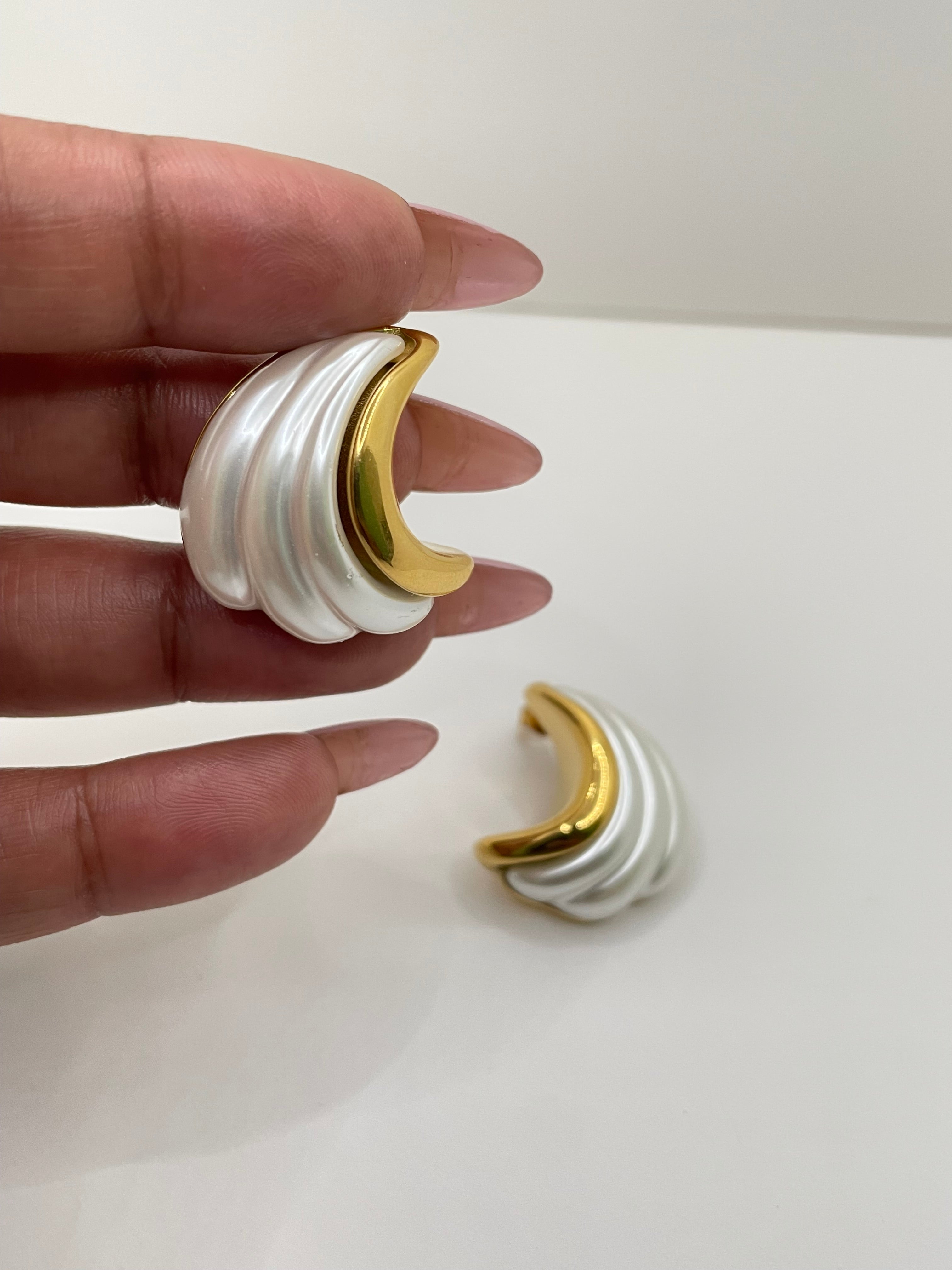 Qawe Vintage Gold & Cream Moon Earrings
