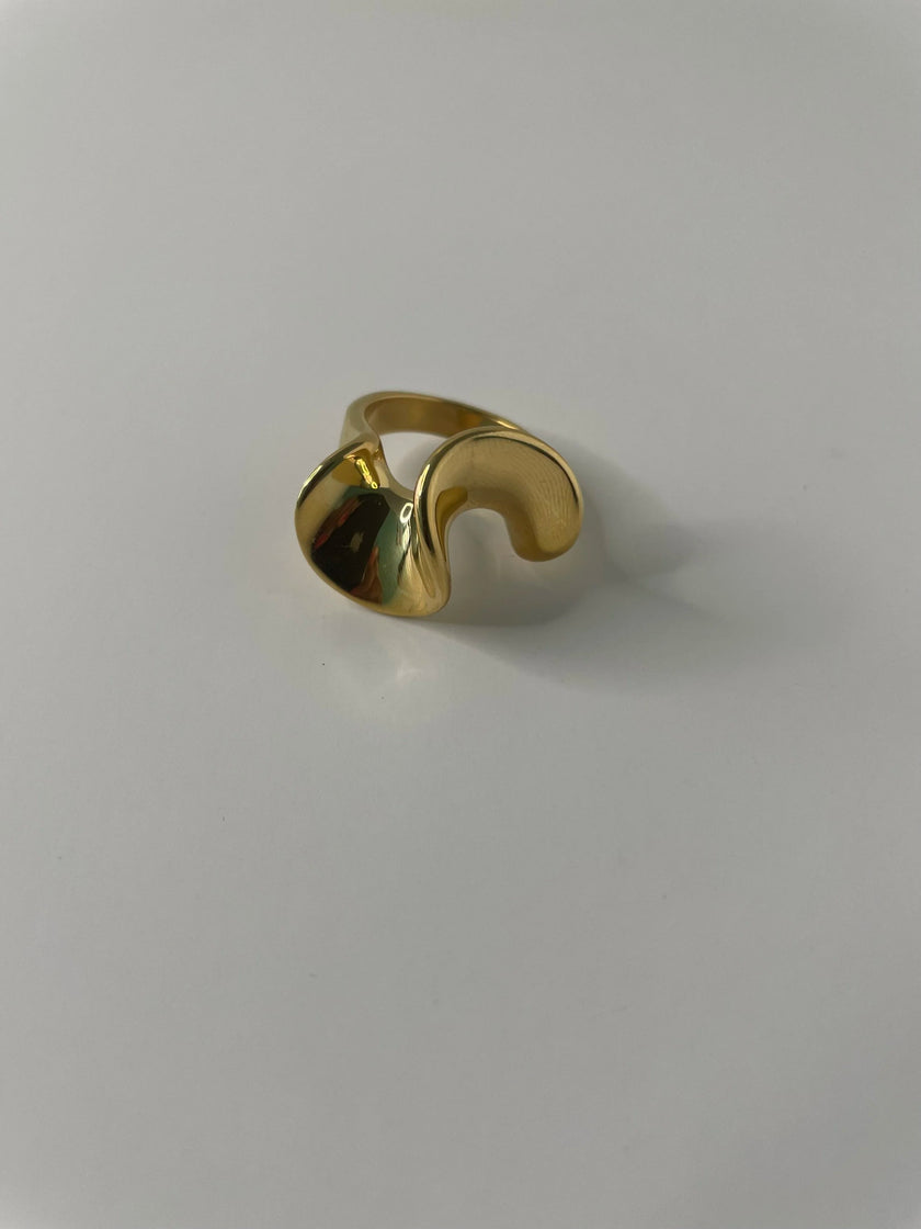 Lindi Gold Oversized Wave Ring