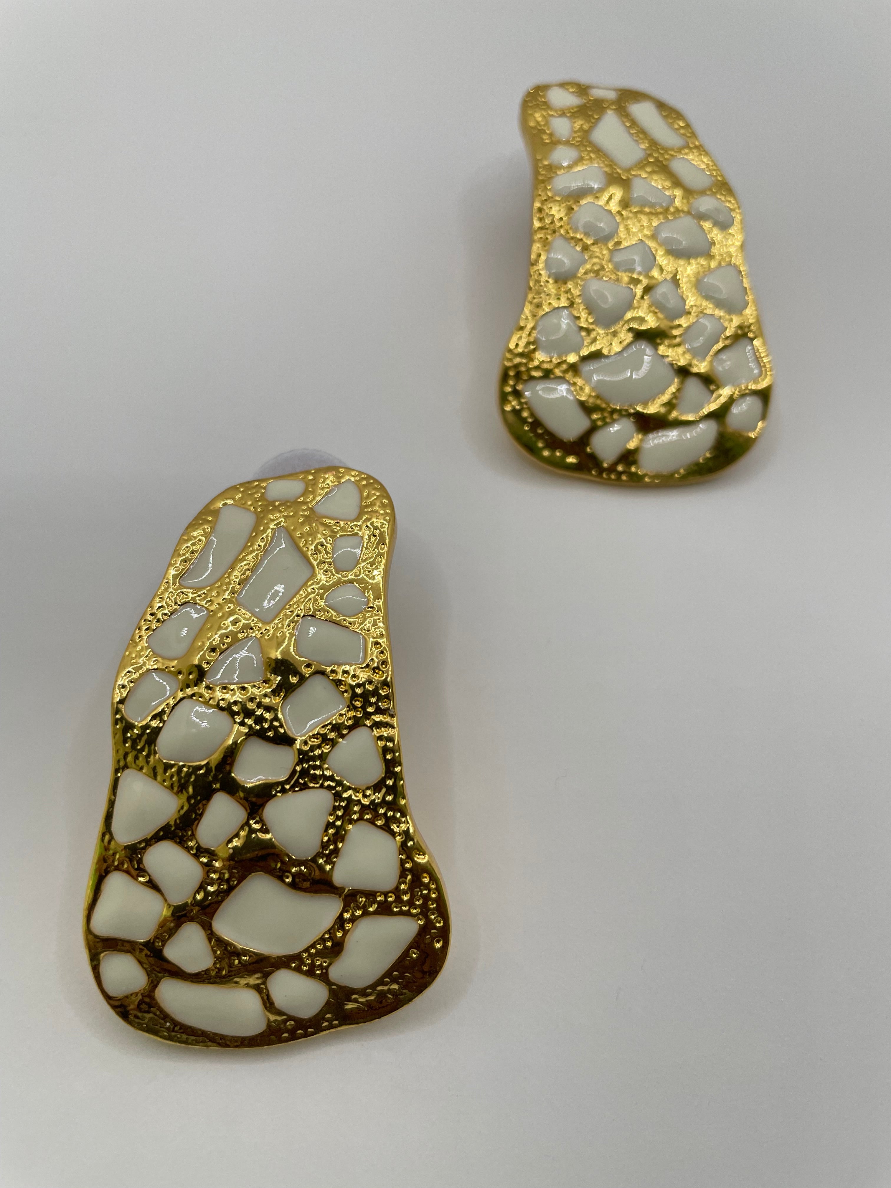 Busisiwe Gold & White Sculptural Drop Earring