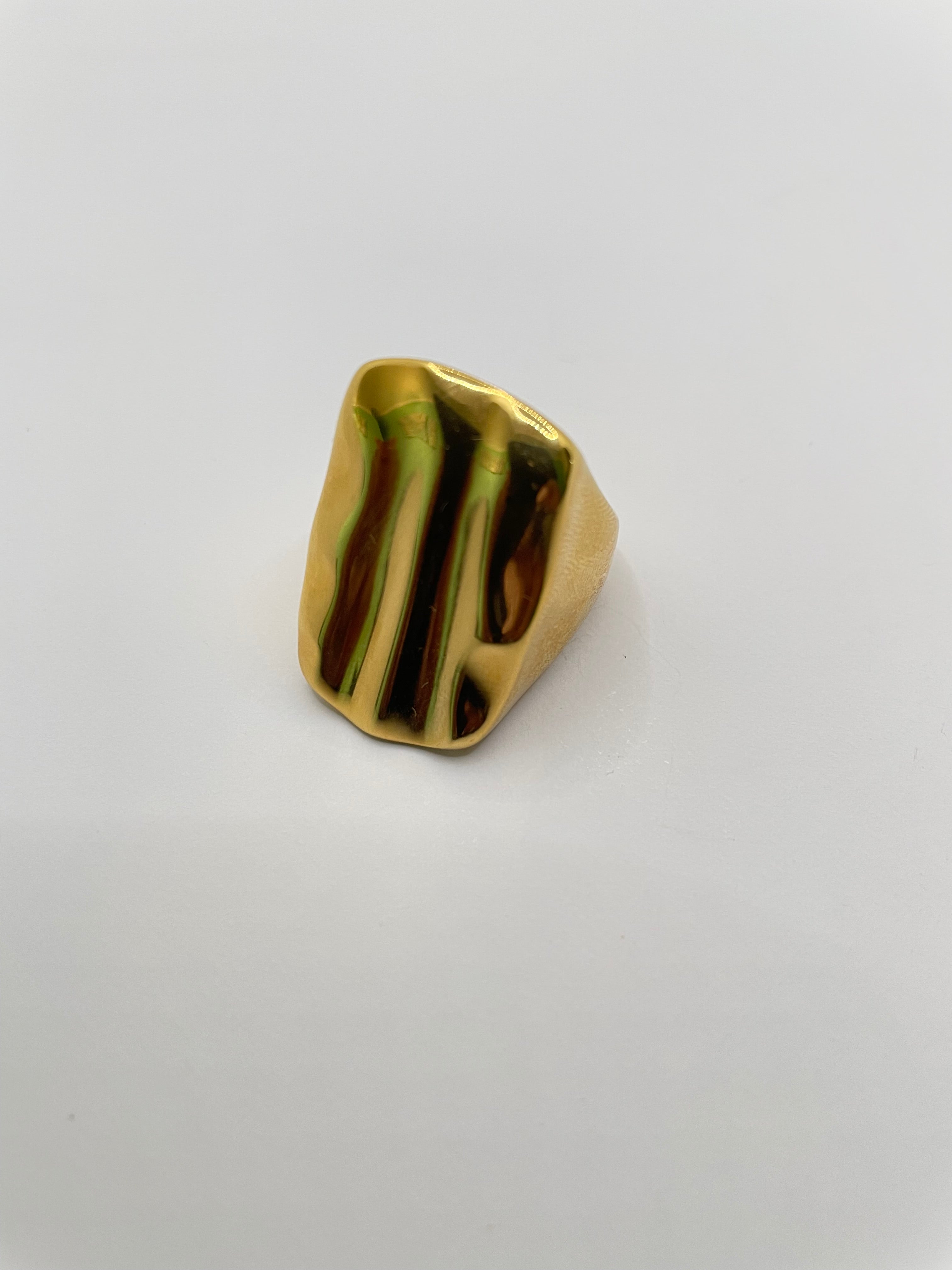 Bee Hammered Block Solid Gold Ring