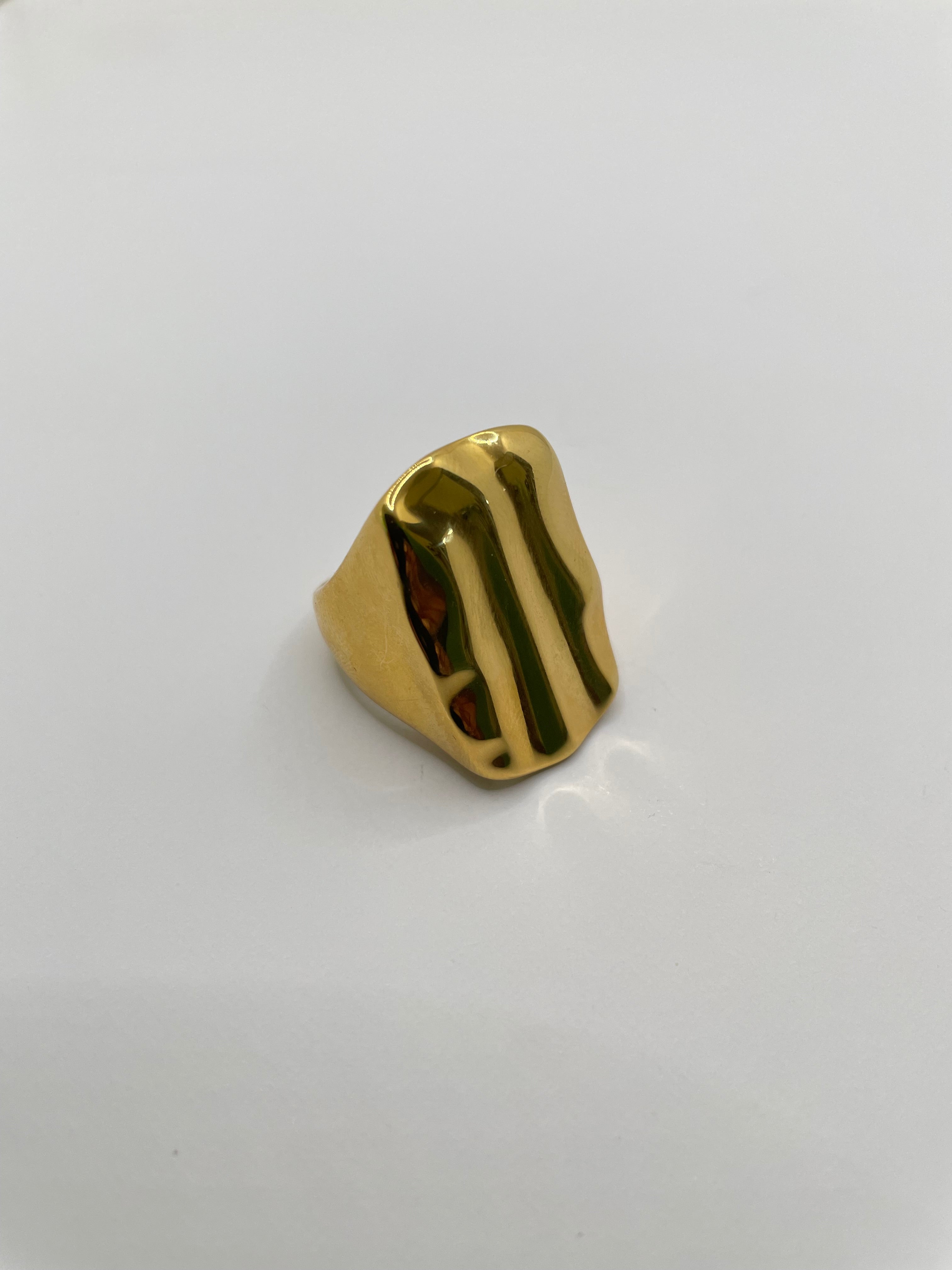 Bee Hammered Block Solid Gold Ring