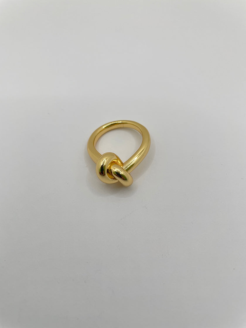 Kgah Solid Gold Twist Minimal Ring