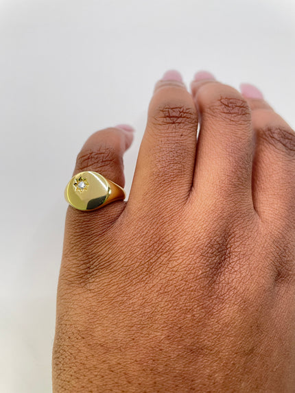 Usibone Gold Signet With Zircon Ring