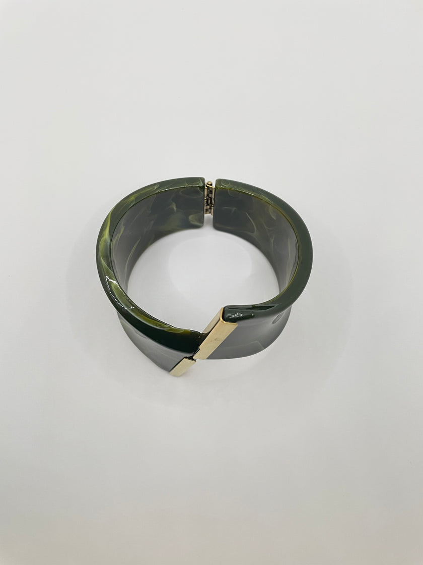 Oke Luxurious Green Marble & Gold Cuff