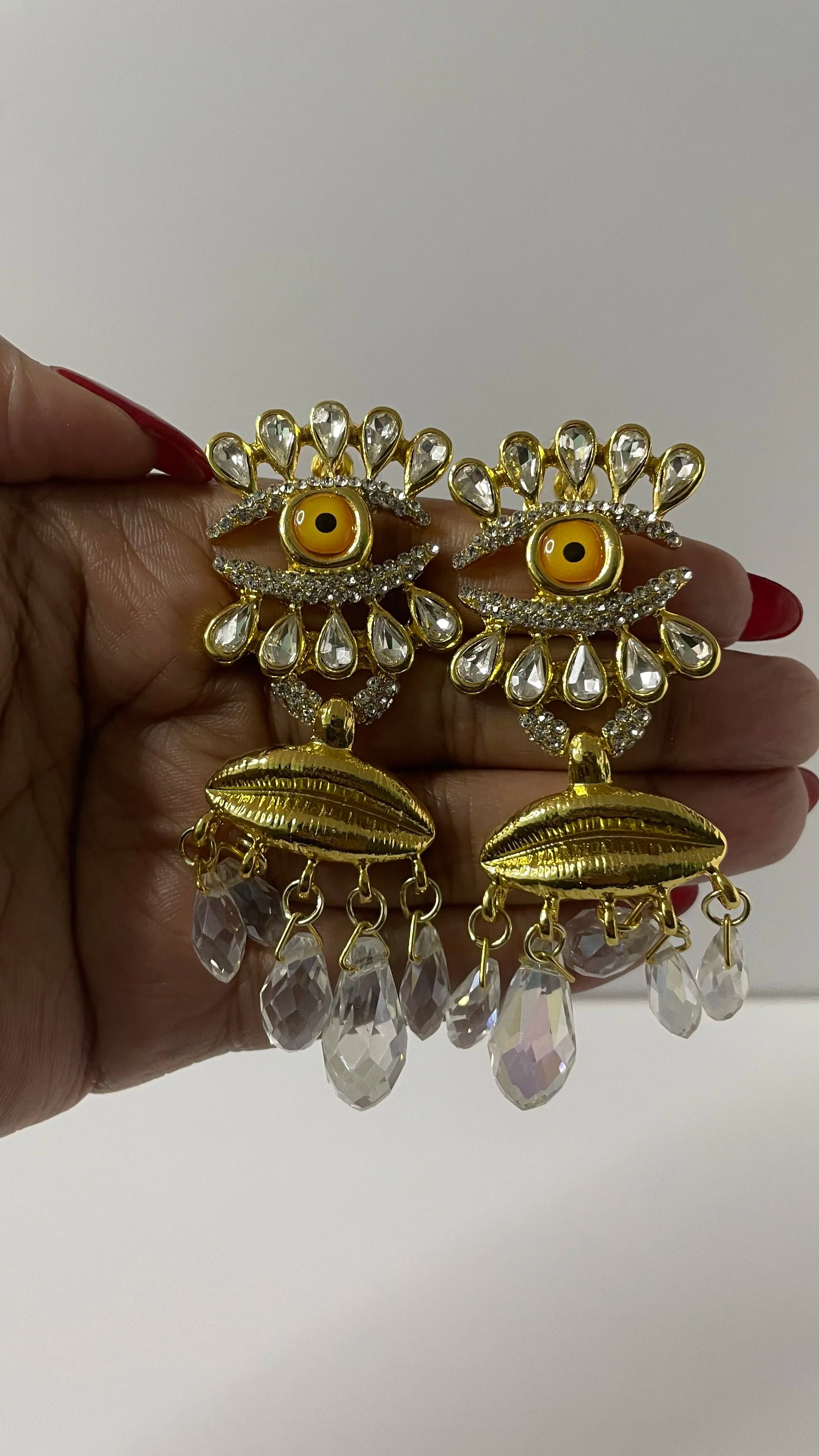 Lihlo Gold Bouche & Eye Earrings