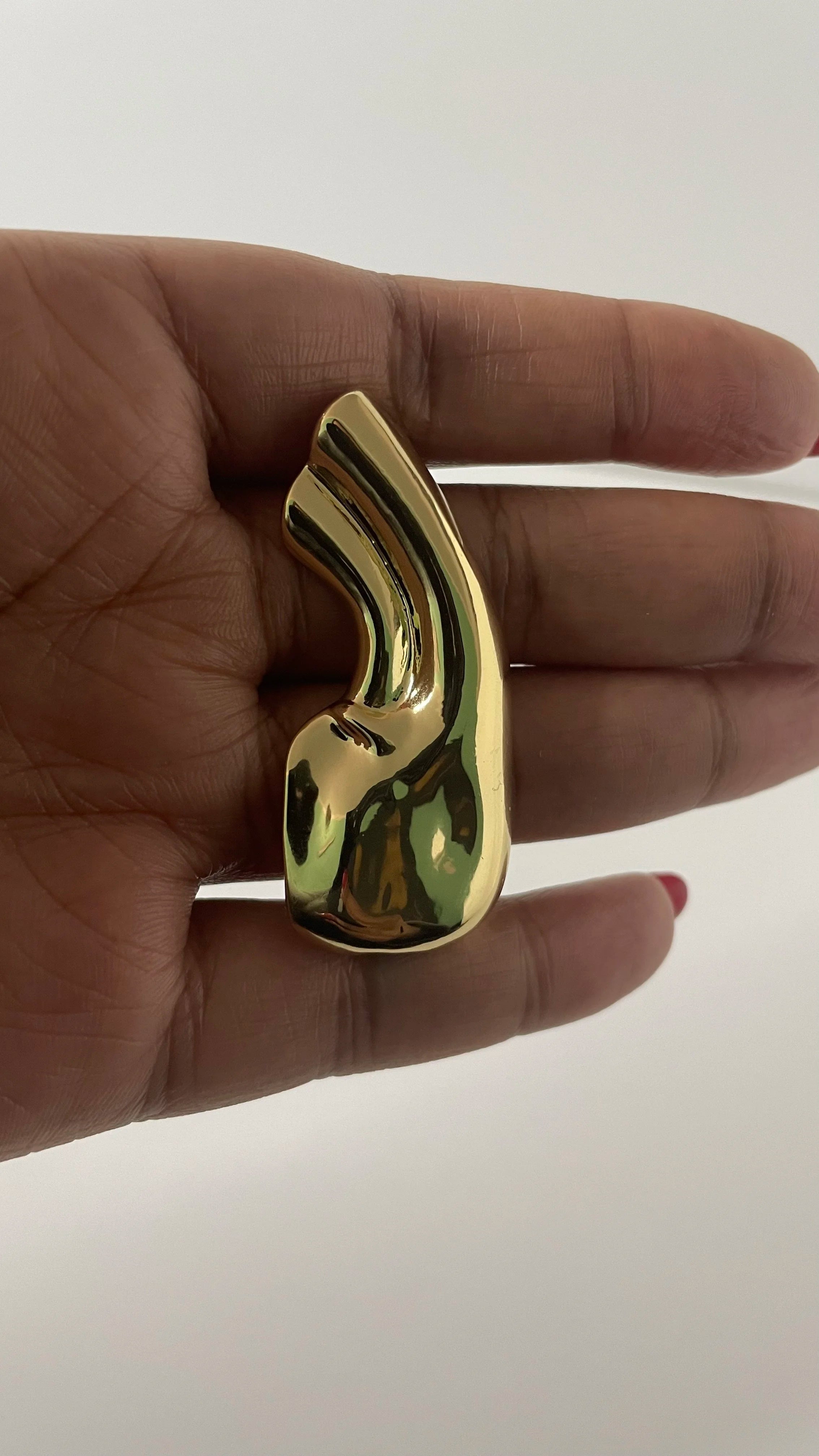 Berni Gold Half Ear Contour Earring