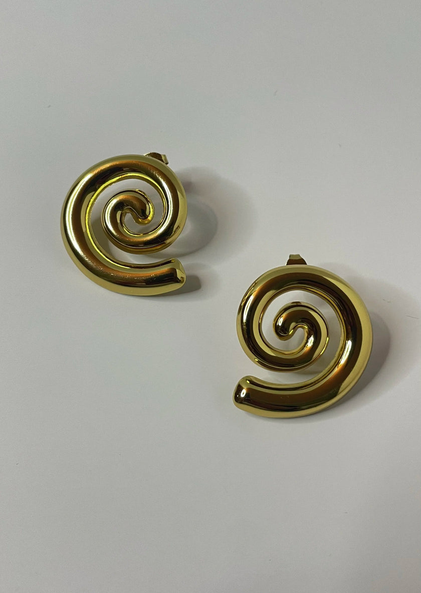 Lunga Gold Spiral Shell Earrings