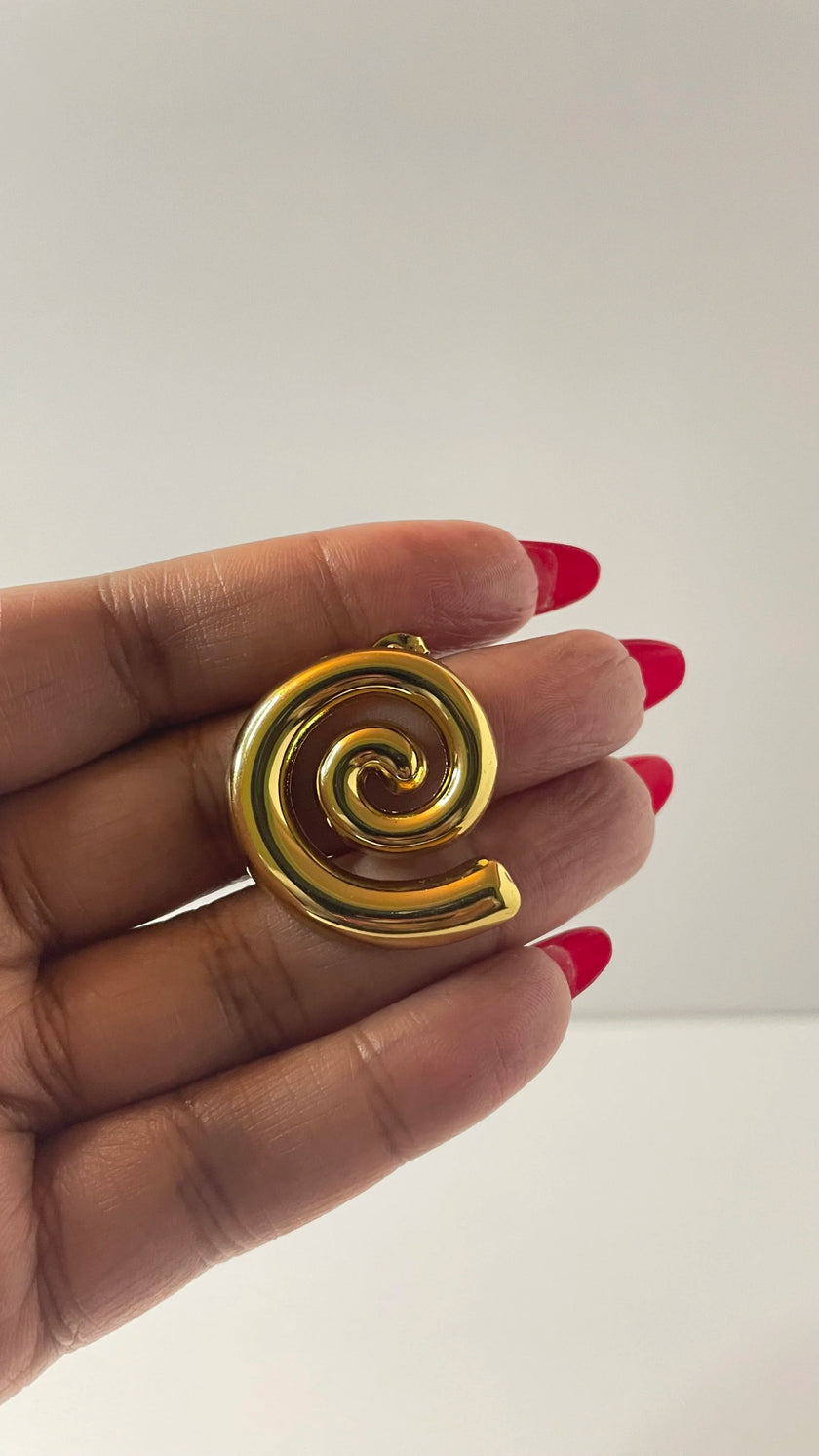 Lunga Gold Spiral Shell Earrings