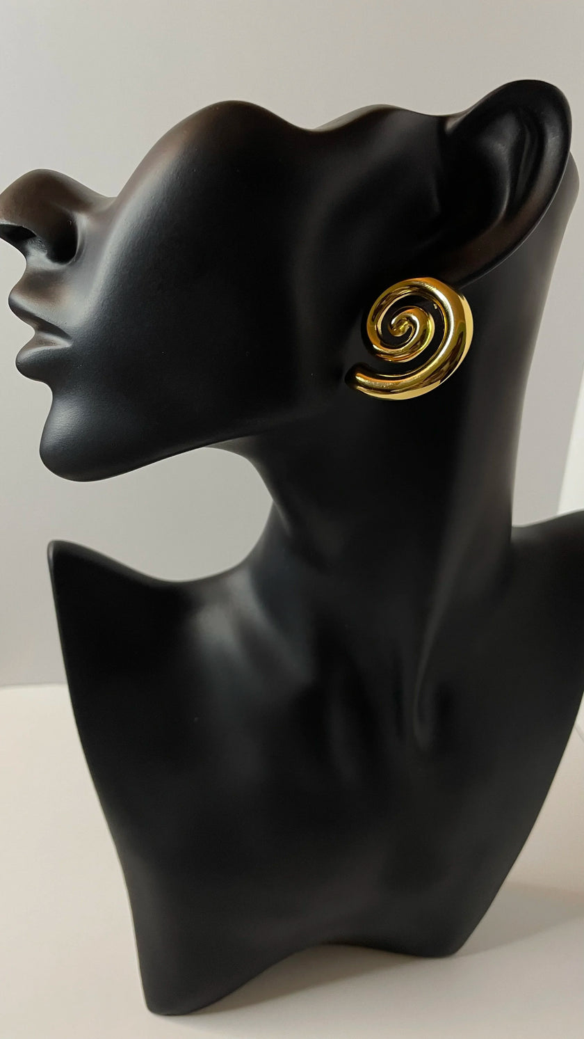 Lunga Gold Spiral Shell Earrings