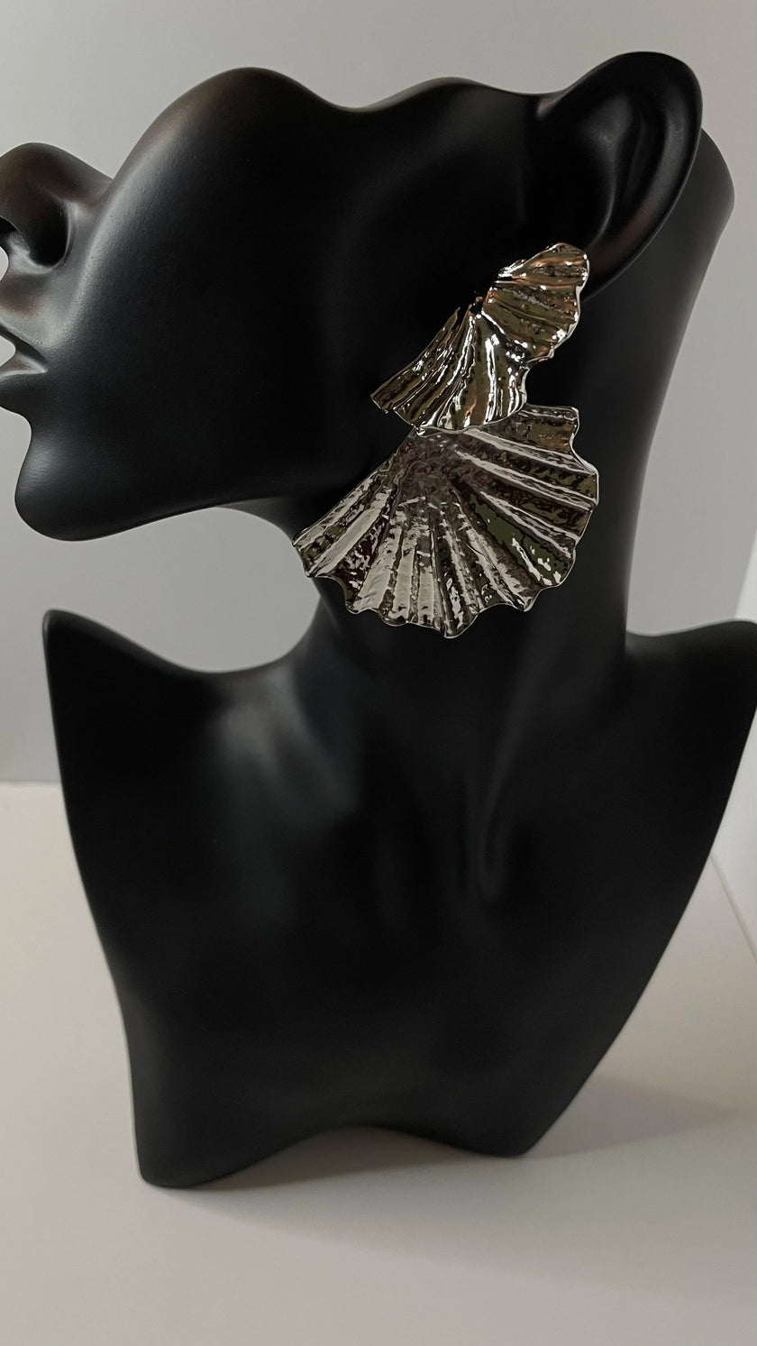 Obakeng Silver Ridge Shell Drop Earring