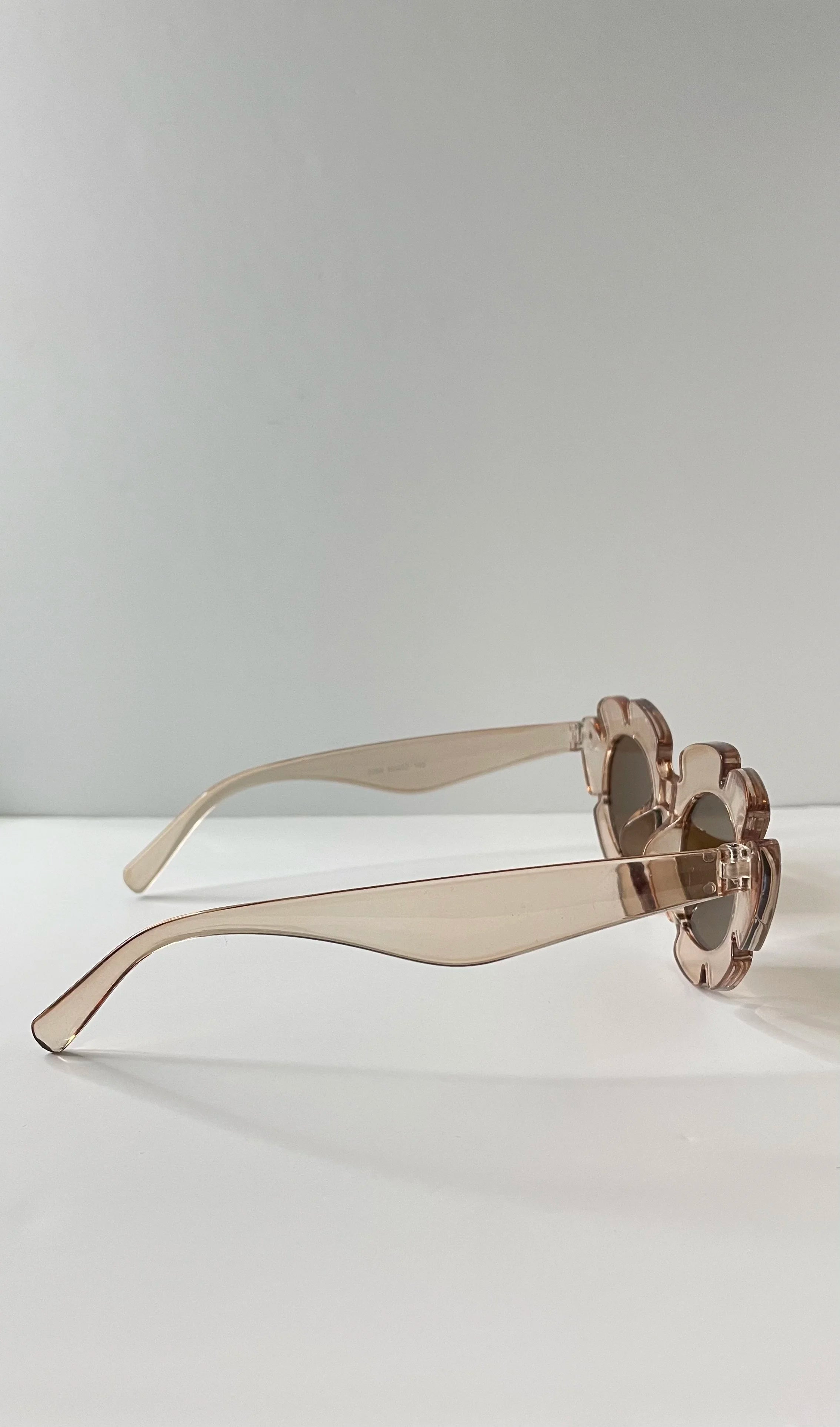 Pretty Peach Flower Cat-Eye Sunglasses