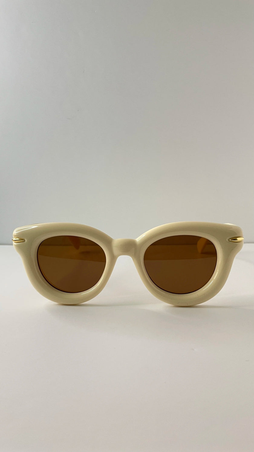 Nandi Cream Modern Wayfarer Style Sunglasses