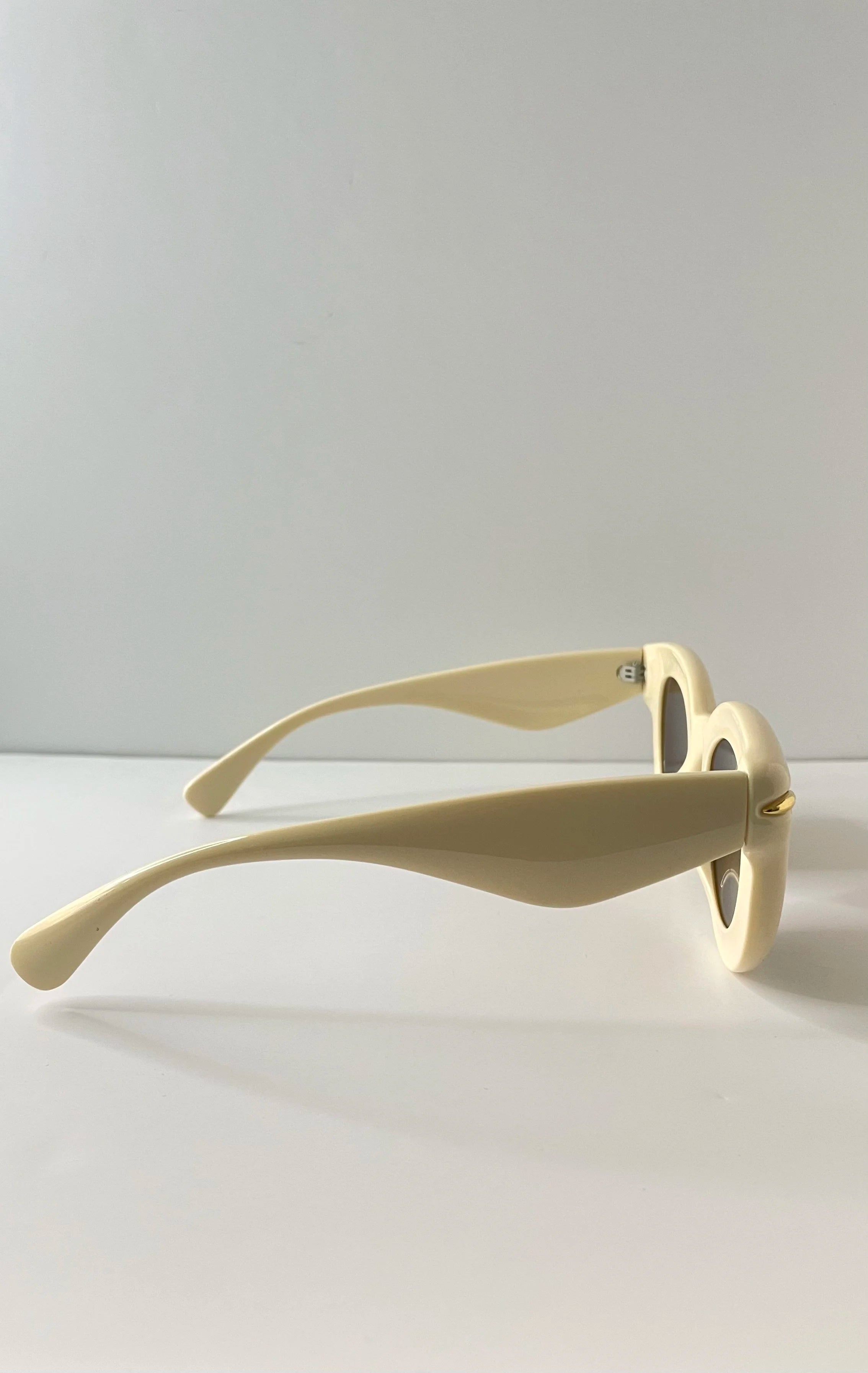 Nandi Cream Modern Wayfarer Style Sunglasses